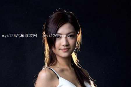 穿白色裙子的女生