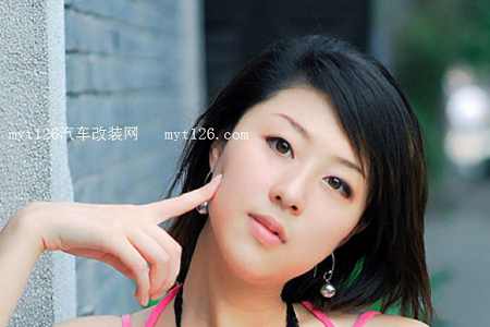 白净的纯情少女